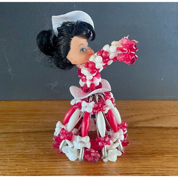 Vintage Safety Pin Doll Red White Beaded Handmade Figurine 4.5” Midcentury - Picture 6 of 7